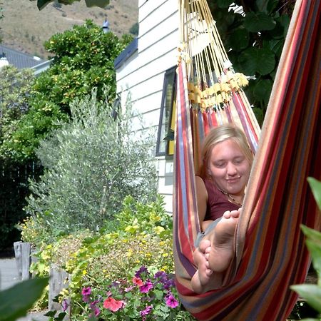 Хостел Tasman Bay Backpackers Нельсон Экстерьер фото