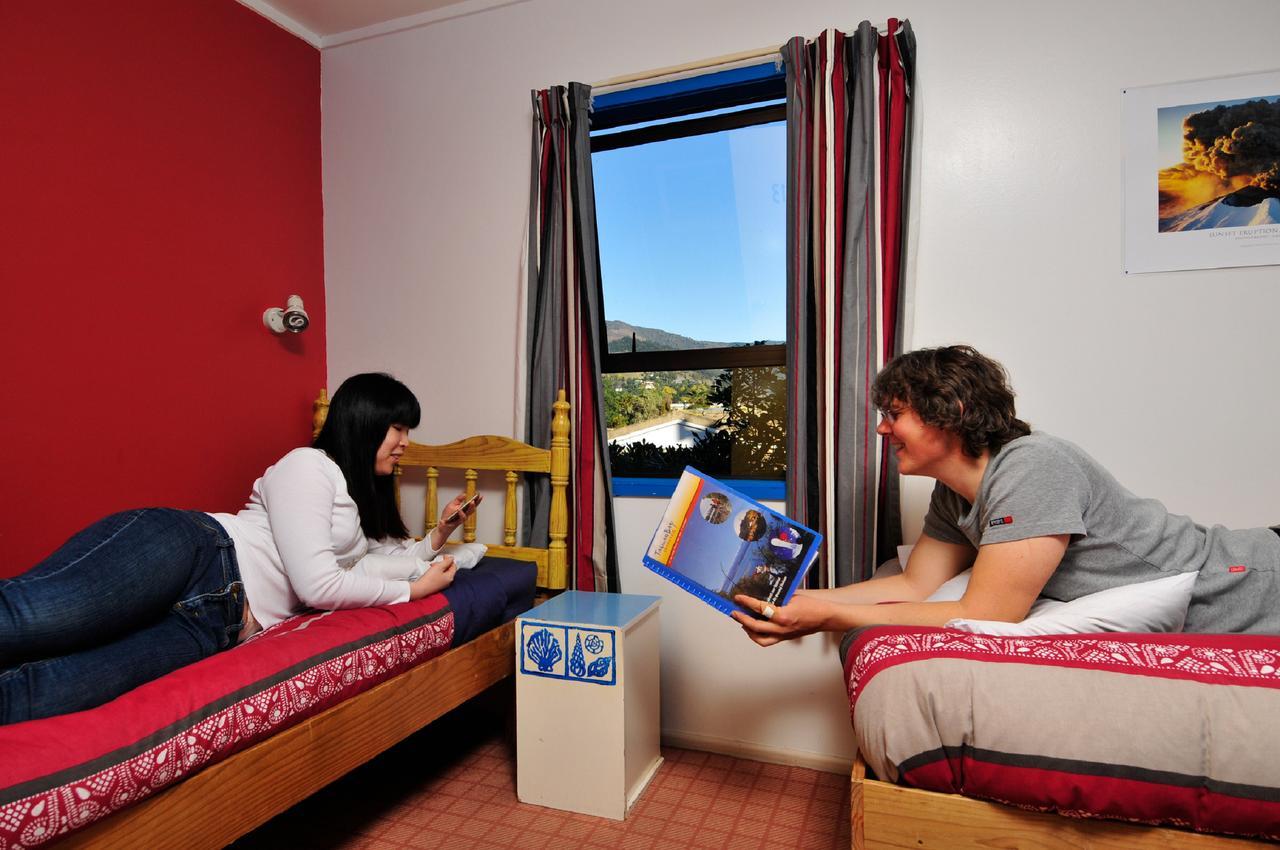 Хостел Tasman Bay Backpackers Нельсон Экстерьер фото